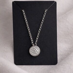 Elegant Pendant Necklace